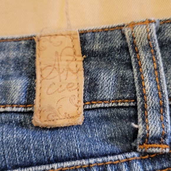 💟EUC~ AMERICAN RAG JEANS - Picture 3 of 6